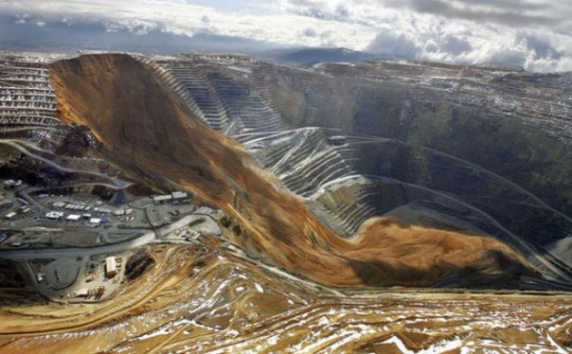Quarry collapse at the Bingham Copper Mine, Utah